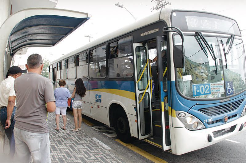 Ônibus em Santo André (SP) voltam a operar em horário normal 08-03-21 Ônibus em Santo André (SP) voltam a operar em horário normal 08-03-21