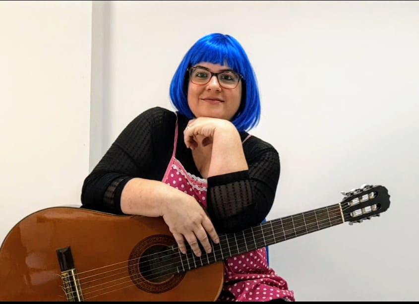 Personagem Tuca Contadora De Histórias Semasa