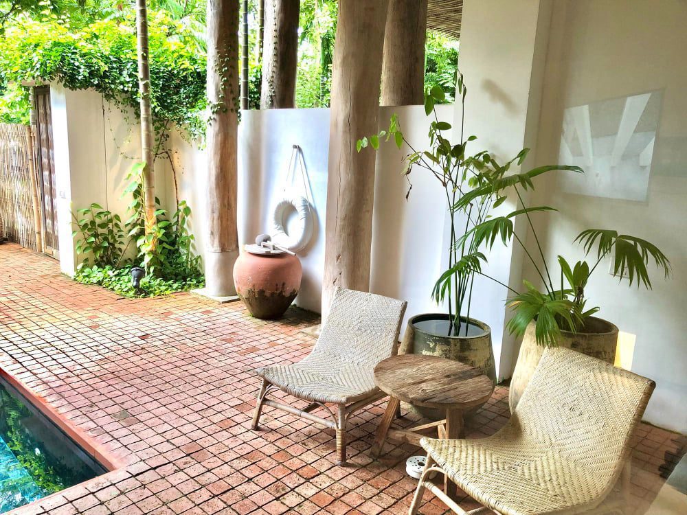 Linda Piscina De Luxo Com Palmeiras Decoracao De Estilo Tailandes