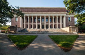 O Titanic e a Biblioteca de Harvard: A Conexão Real