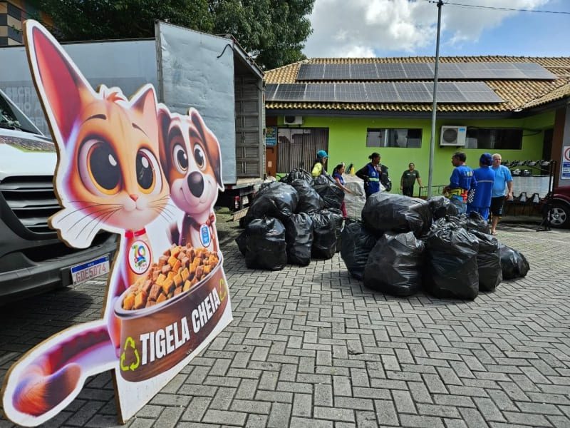 Tigela Cheia: Troque PET por Ração em Ribeirão!