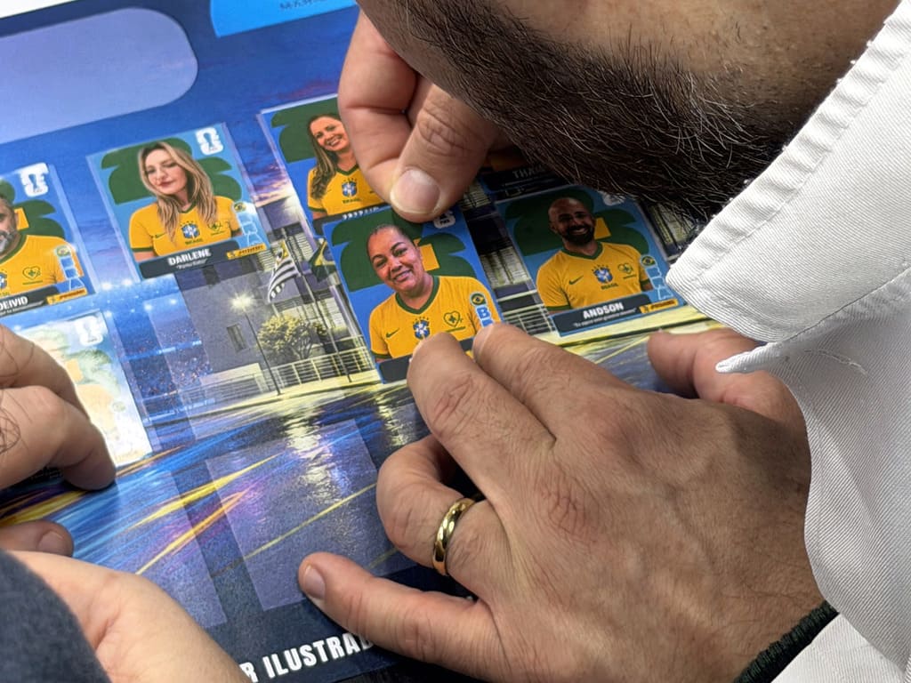 Álbum da Copa no Mário Covas: Ideia viraliza!