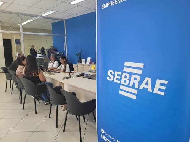 E-commerce sobe 15% e a loja física treme